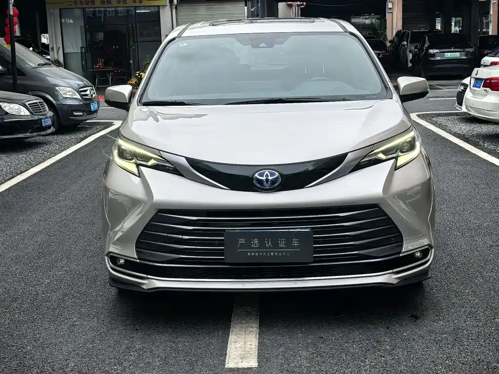 Toyota Toyota Sienna 2021 2.5L Hybrid Limited Premium Edition 2023 - thumbnail 5
