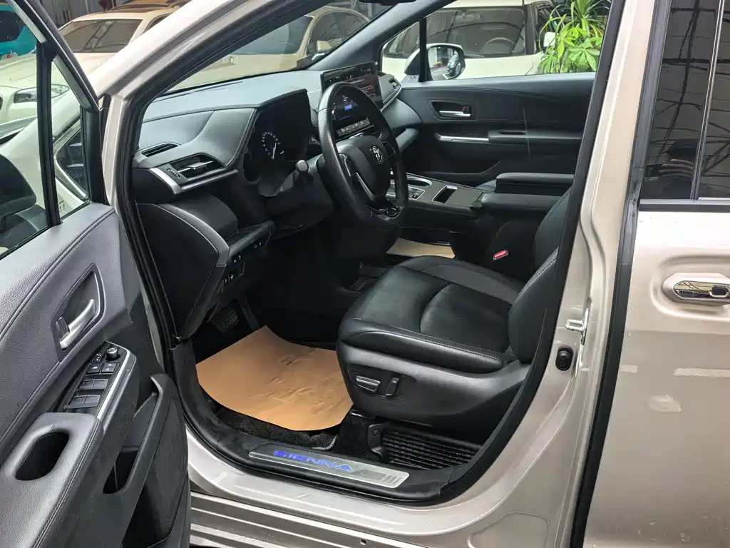 Toyota Toyota Sienna 2021 2.5L Hybrid Limited Premium Edition 2023 - thumbnail 11
