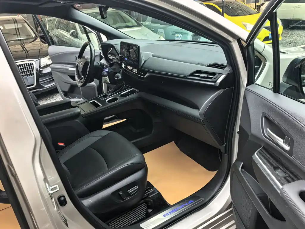 Toyota Toyota Sienna 2021 2.5L Hybrid Limited Premium Edition 2023 - thumbnail 12