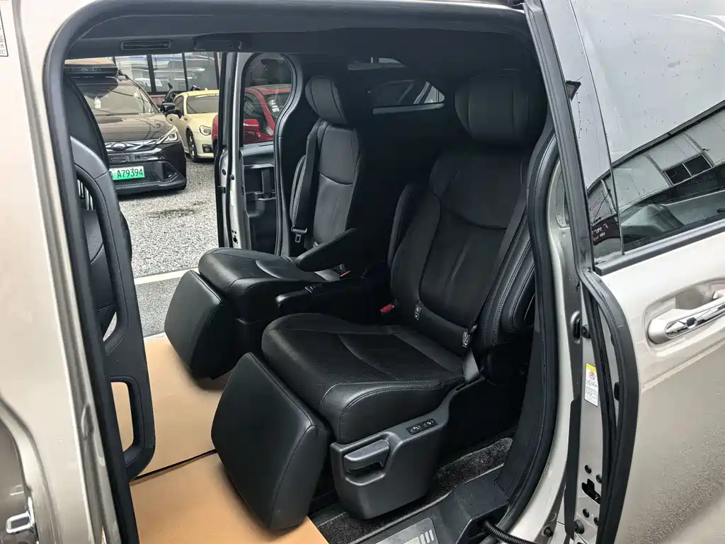 Toyota Toyota Sienna 2021 2.5L Hybrid Limited Premium Edition 2023 - thumbnail 14