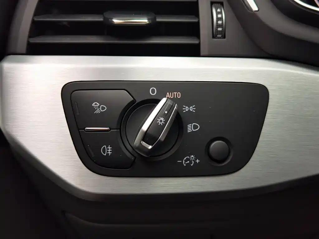 Audi Audi A4L 2020 40 TFSI Premium Dynamic Edition 2020 - thumbnail 13
