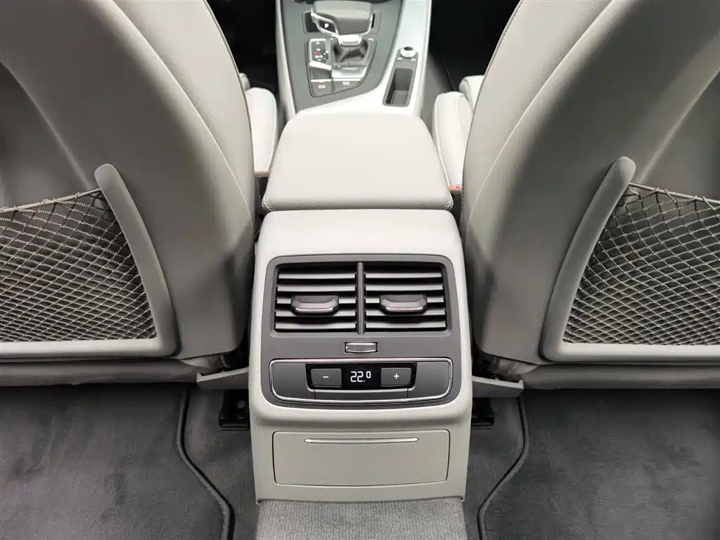 Audi Audi A4L 2020 40 TFSI Premium Dynamic Edition 2020 - thumbnail 24
