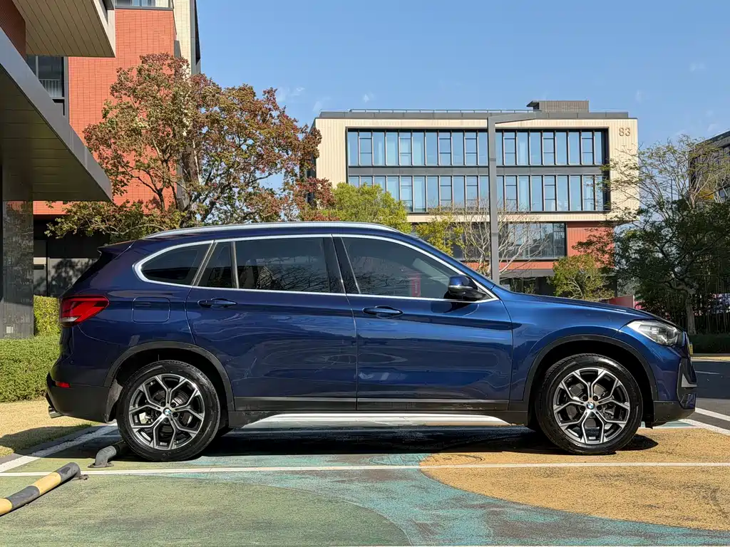 BMW BMW X1 2020 sDrive20Li Fashion Edition 2020 - thumbnail 4