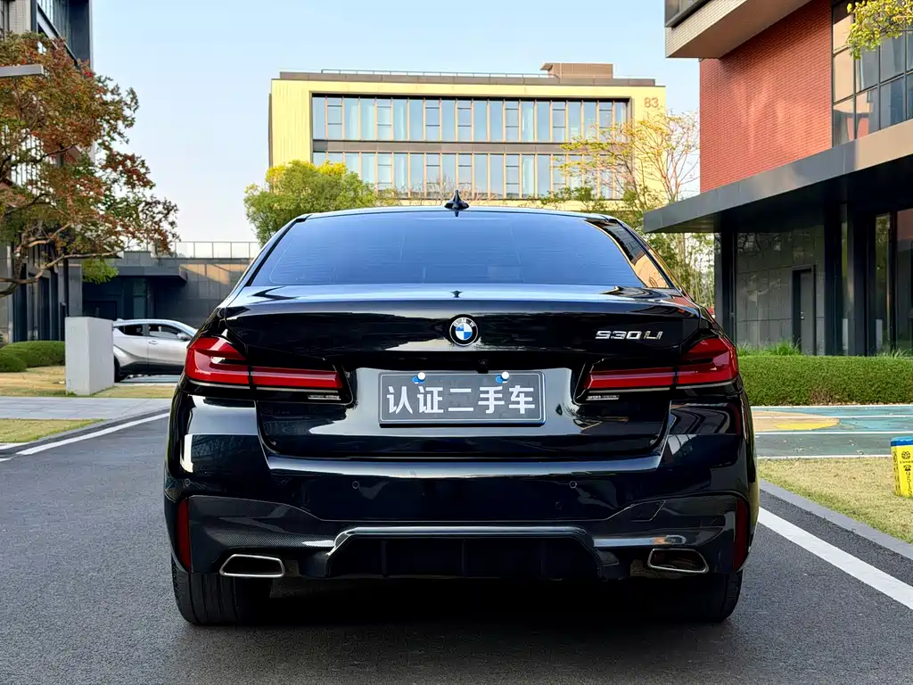 BMW BMW 5 Series 2022 530Li Leading Model M Sport Package 2022 - thumbnail 5