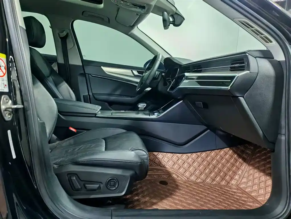 Audi Audi A6L 2020 40 TFSI Luxury Elegant Model 2020 - thumbnail 7