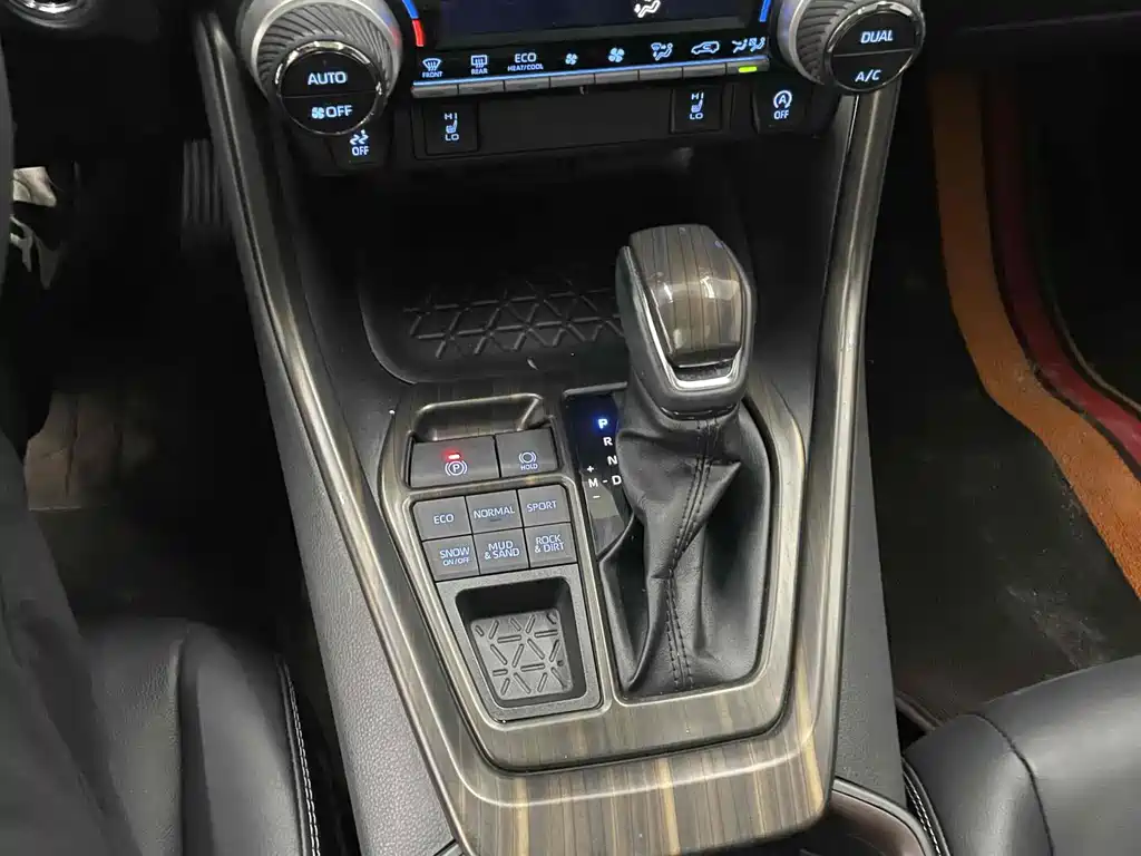 Toyota RAV4 2021 2.0L CVT AWD Fashion Plus Edition 2022 - thumbnail 10