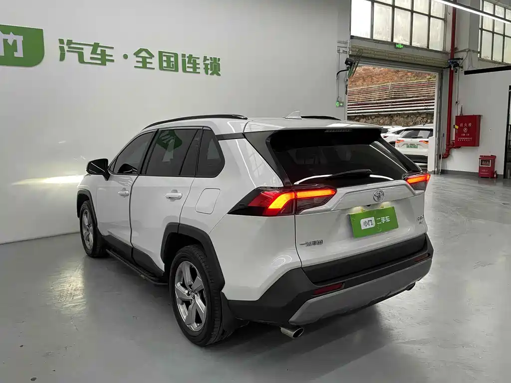 Toyota RAV4 2021 2.0L CVT AWD Fashion Plus Edition 2022 - thumbnail 14