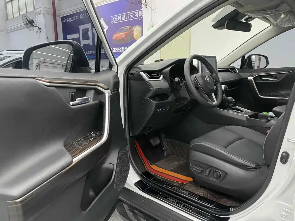 Toyota RAV4 2021 2.0L CVT AWD Fashion Plus Edition 2022 - thumbnail 19