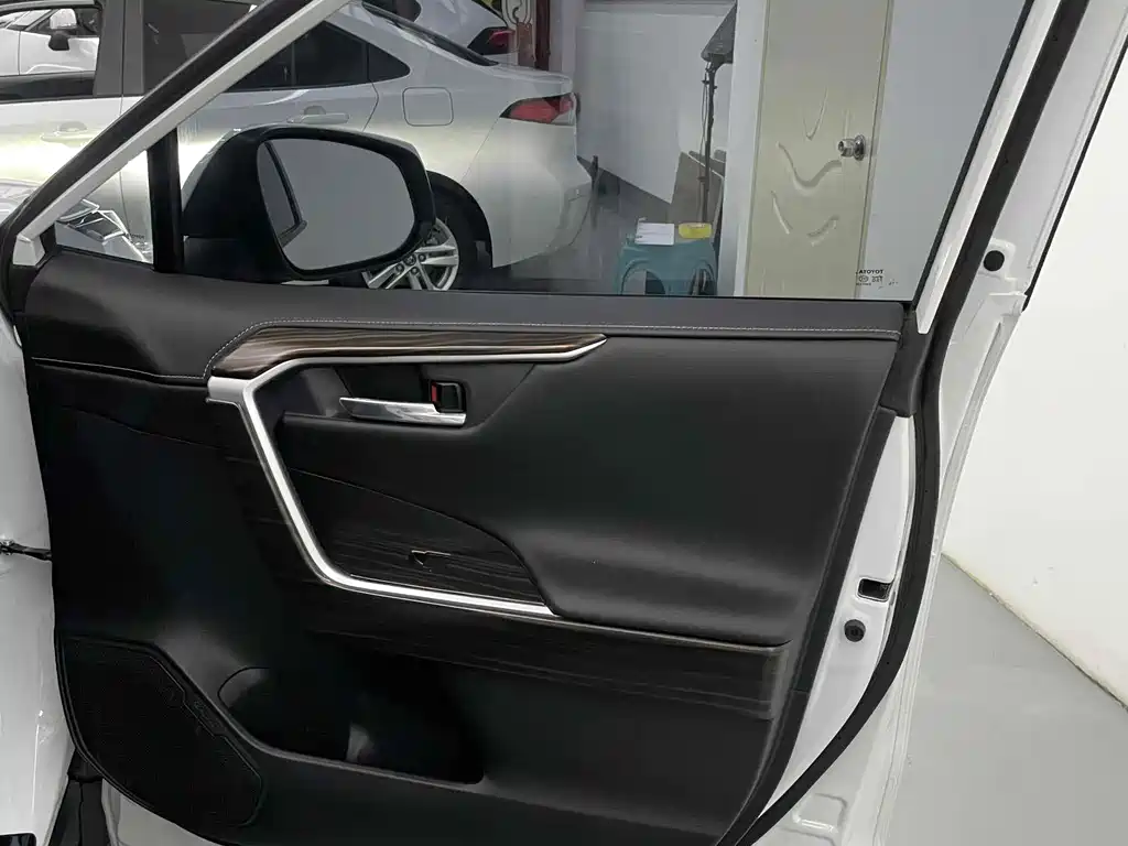 Toyota RAV4 2021 2.0L CVT AWD Fashion Plus Edition 2022 - thumbnail 22
