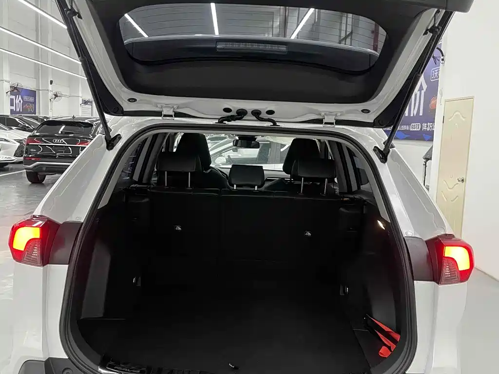 Toyota RAV4 2021 2.0L CVT AWD Fashion Plus Edition 2022 - thumbnail 23