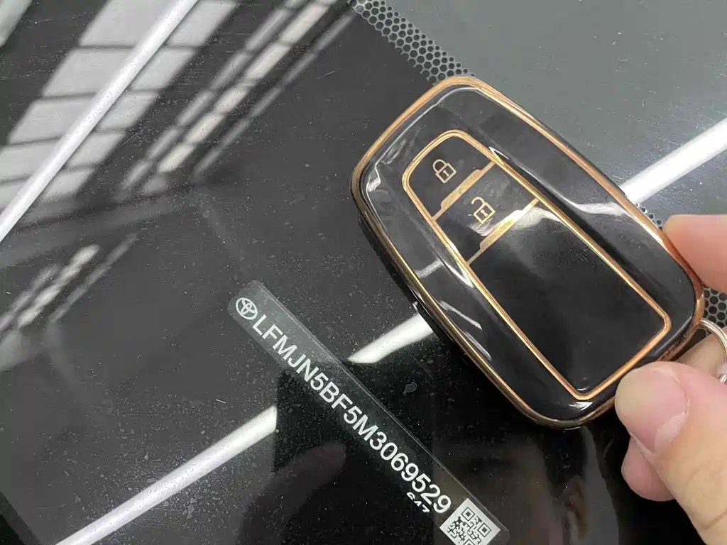 Toyota RAV4 2021 2.0L CVT AWD Fashion Plus Edition 2022 - thumbnail 27