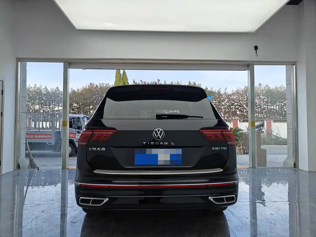 Volkswagen Tiguan L 2023 330TSI Automatic 2WD R-Line Premium Edition 2024 - thumbnail 5