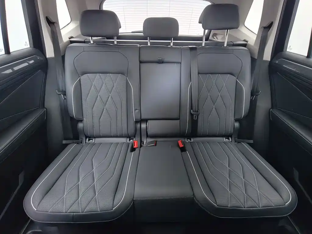 Volkswagen Tiguan L 2023 330TSI Automatic 2WD R-Line Premium Edition 2024 - thumbnail 15