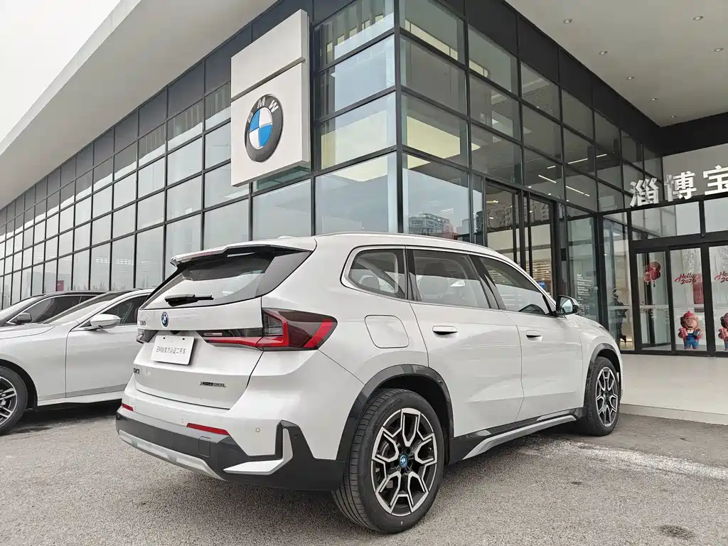 BMW BMW iX1 2025 xDrive30L X Design Package 2025 - thumbnail 15