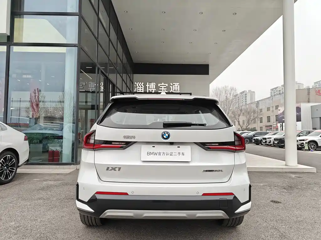 BMW BMW iX1 2025 xDrive30L X Design Package 2025 - thumbnail 16