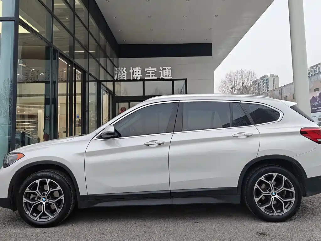 BMW BMW X1 2022 sDrive25Li Leading Edition 2023 - thumbnail 8