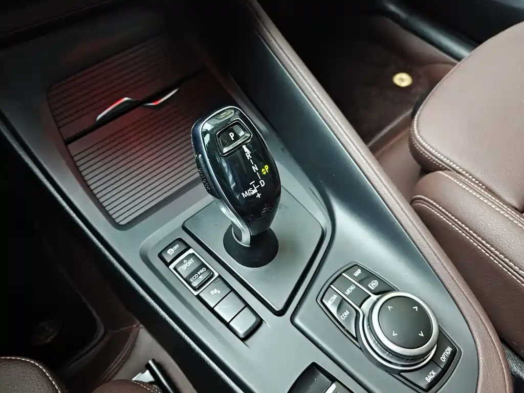 BMW BMW X1 2022 sDrive25Li Leading Edition 2023 - thumbnail 10