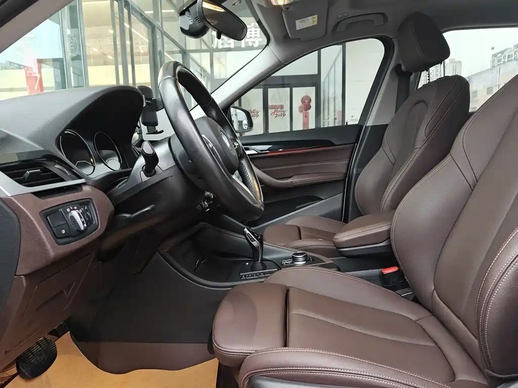 BMW BMW X1 2022 sDrive25Li Leading Edition 2023 - thumbnail 14