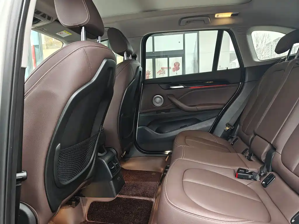 BMW BMW X1 2022 sDrive25Li Leading Edition 2023 - thumbnail 15