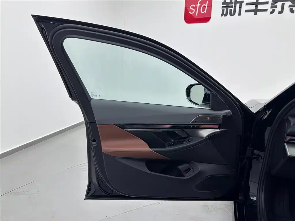 BMW BMW i5 2025 eDrive 40L M Sport Package 2025 - thumbnail 8