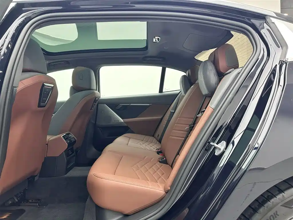 BMW BMW i5 2025 eDrive 40L M Sport Package 2025 - thumbnail 19