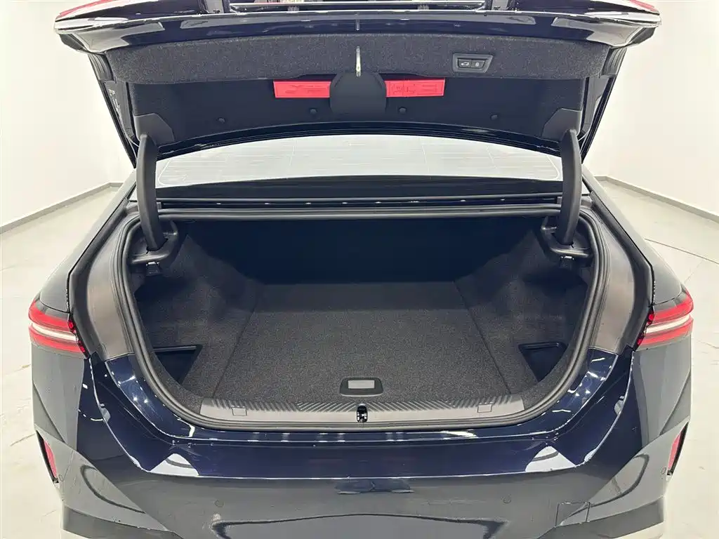 BMW BMW i5 2025 eDrive 40L M Sport Package 2025 - thumbnail 27