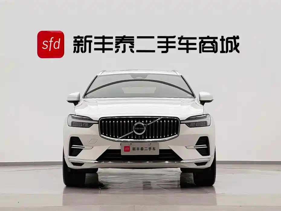 Volvo Volvo XC60 2024 B5 AWD Momentum Luxury Edition 2024 - thumbnail 2
