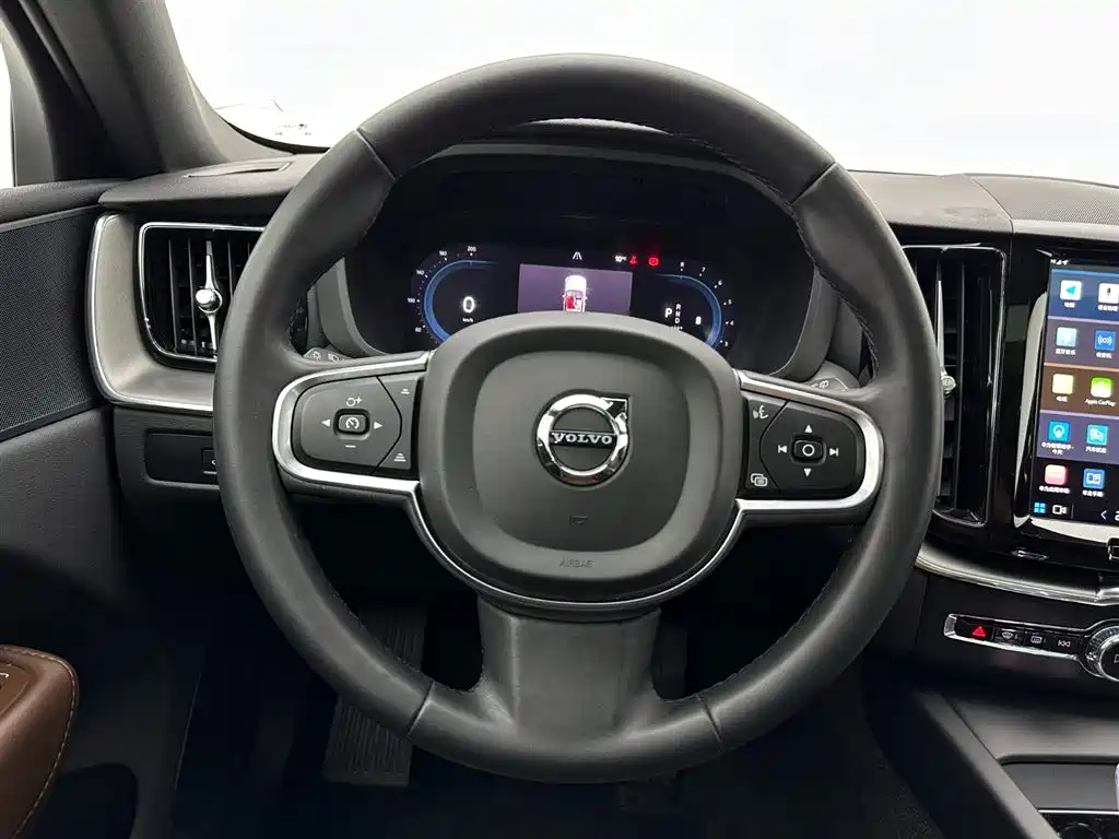 Volvo Volvo XC60 2024 B5 AWD Momentum Luxury Edition 2024 - thumbnail 9