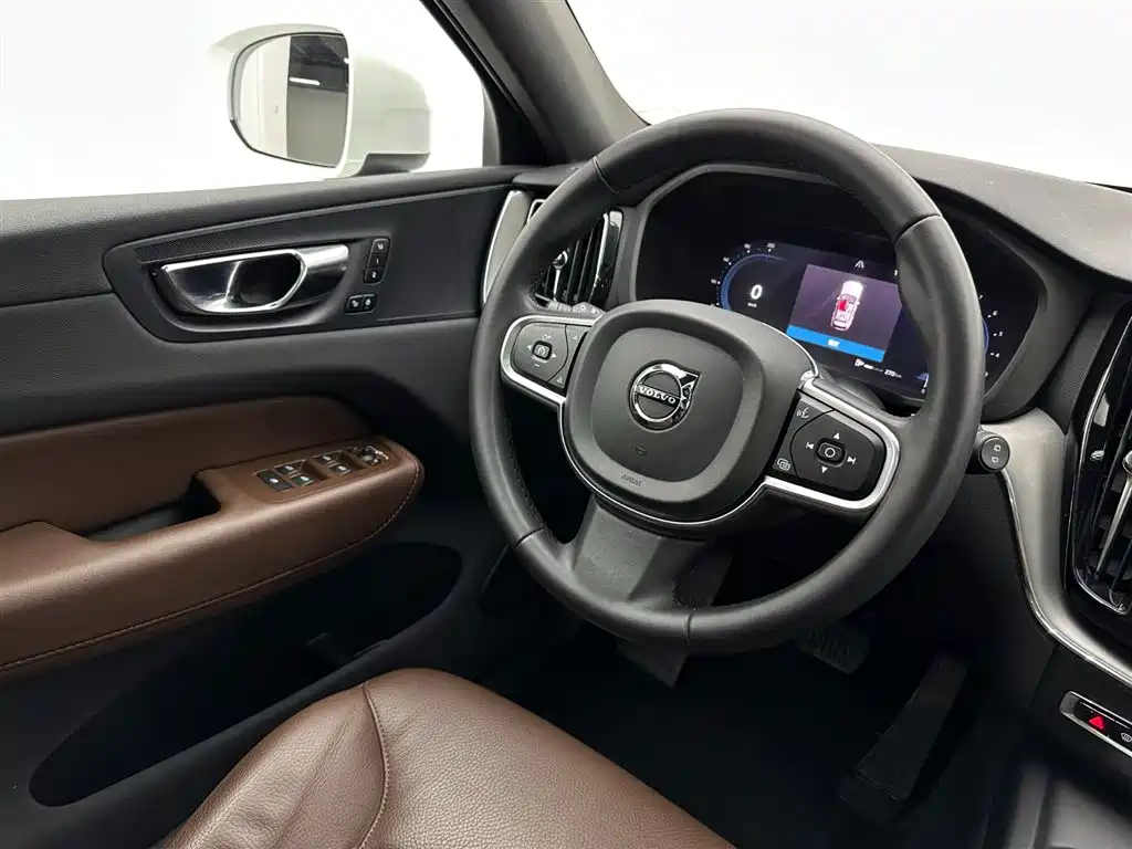 Volvo Volvo XC60 2024 B5 AWD Momentum Luxury Edition 2024 - thumbnail 10