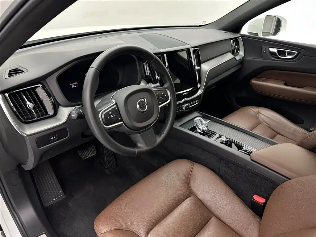Volvo Volvo XC60 2024 B5 AWD Momentum Luxury Edition 2024 - thumbnail 15