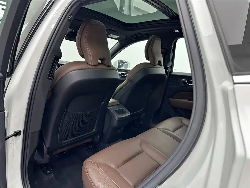 Volvo Volvo XC60 2024 B5 AWD Momentum Luxury Edition 2024 - thumbnail 20