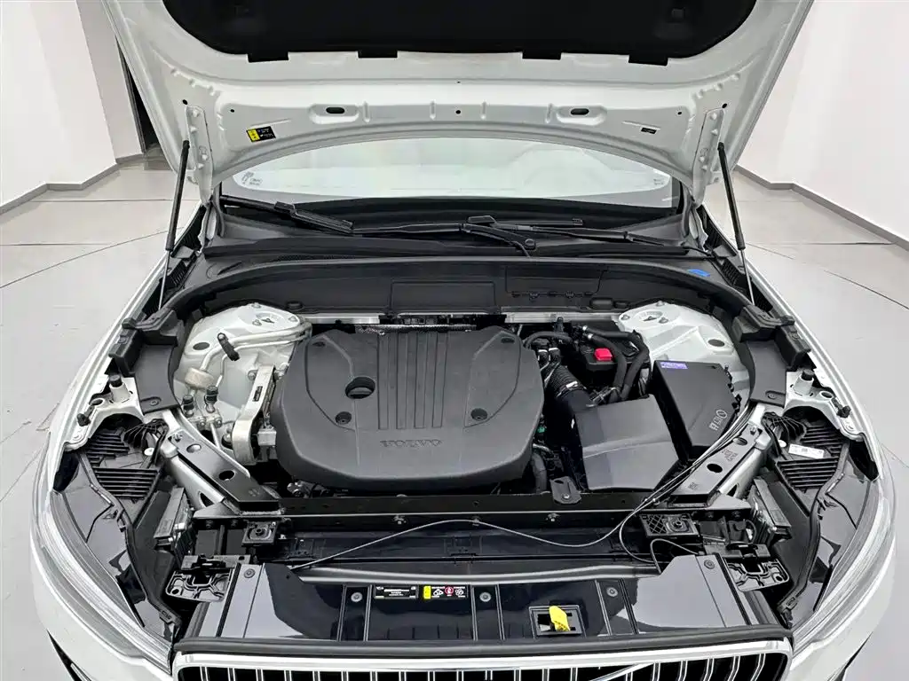 Volvo Volvo XC60 2024 B5 AWD Momentum Luxury Edition 2024 - thumbnail 26