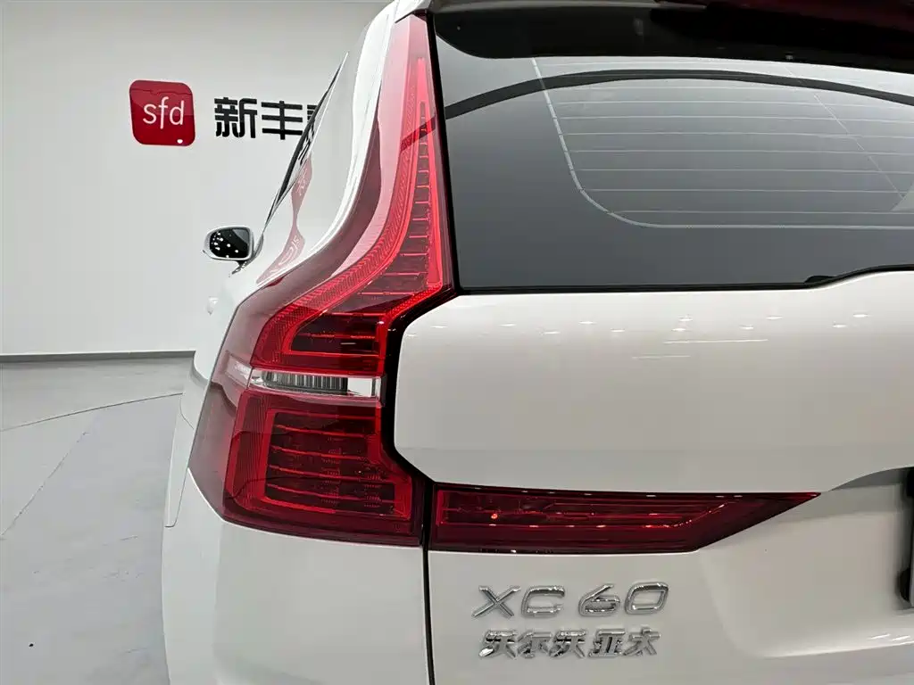Volvo Volvo XC60 2024 B5 AWD Momentum Luxury Edition 2024 - thumbnail 27