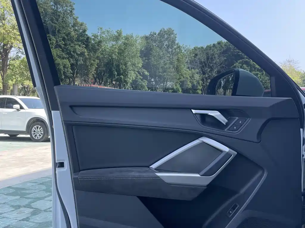 Audi Audi Q3 2023 35 TFSI Fashion Dynamic (1.4T) 2023 - thumbnail 9
