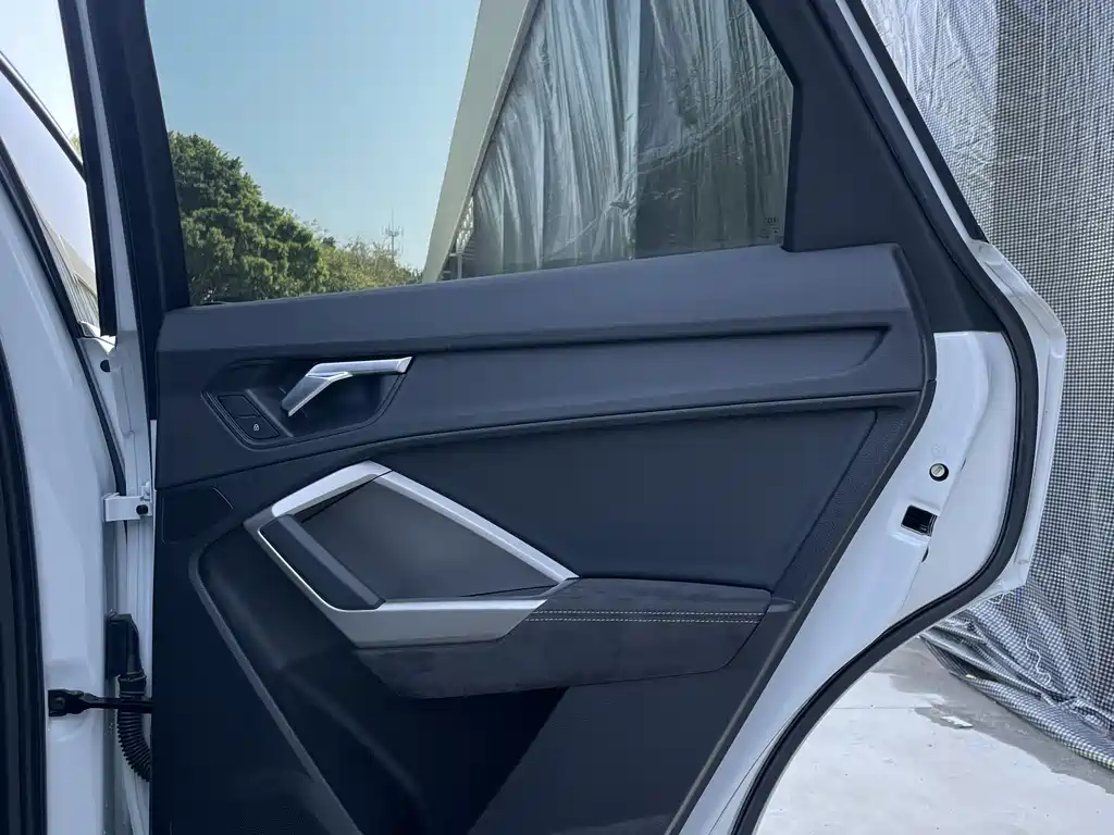Audi Audi Q3 2023 35 TFSI Fashion Dynamic (1.4T) 2023 - thumbnail 17