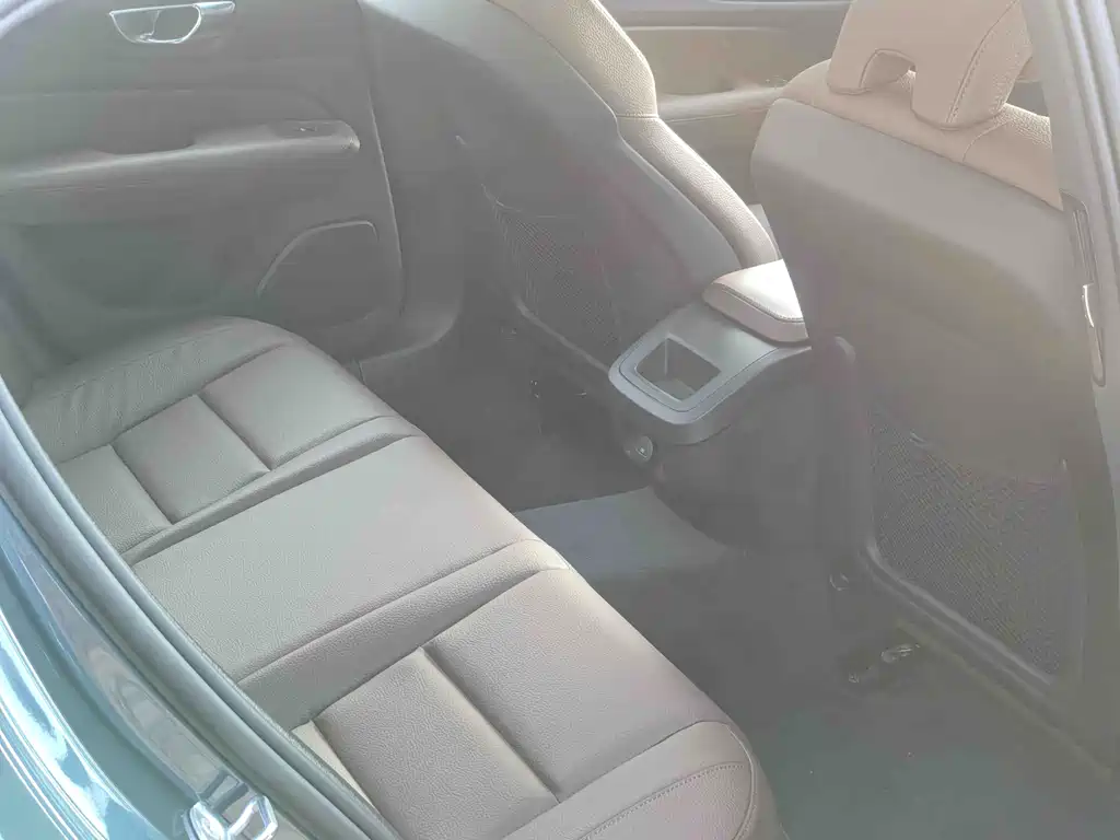 Volvo Volvo S60 2026 B4 Comfort Luxury Edition 2026 - thumbnail 6