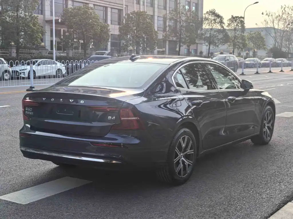 Volvo Volvo S60 2026 B4 Comfort Luxury Edition 2026 - thumbnail 10