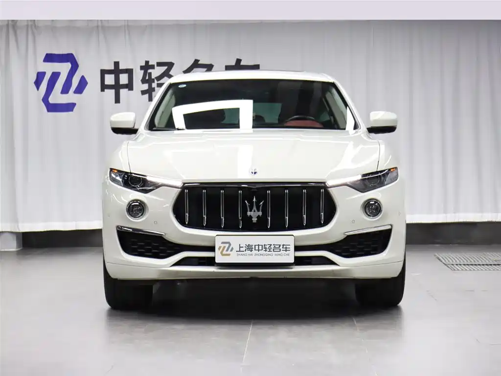 Maserati Maserati Levante 2022 2.0T GT锋芒版  Note: The "锋芒版" (Fengmang Edition) is a specific trim level that may not have an exact international equivalent name, but the core model is the Maserati Levante 2022 2.0T GT. 2022 - thumbnail 2