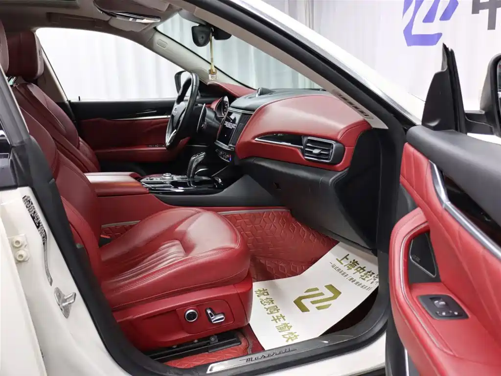 Maserati Maserati Levante 2022 2.0T GT锋芒版  Note: The "锋芒版" (Fengmang Edition) is a specific trim level that may not have an exact international equivalent name, but the core model is the Maserati Levante 2022 2.0T GT. 2022 - thumbnail 17