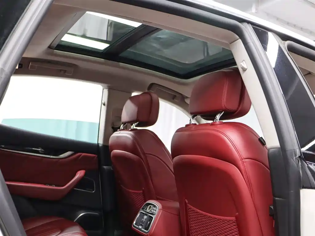 Maserati Maserati Levante 2022 2.0T GT锋芒版  Note: The "锋芒版" (Fengmang Edition) is a specific trim level that may not have an exact international equivalent name, but the core model is the Maserati Levante 2022 2.0T GT. 2022 - thumbnail 20