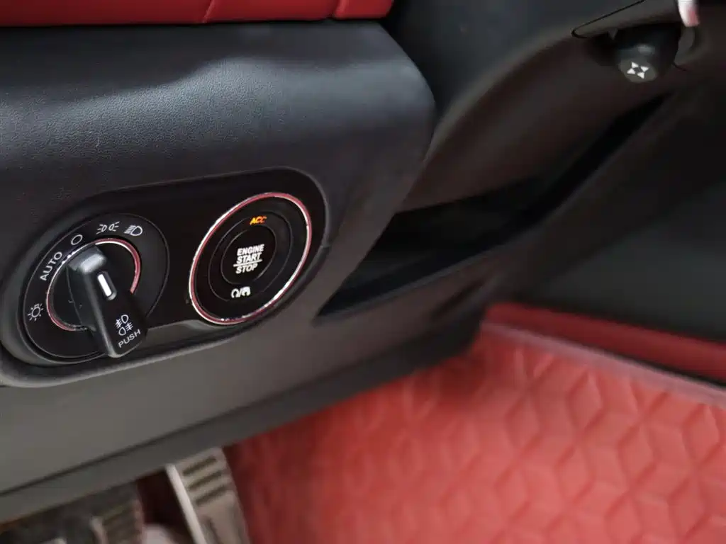 Maserati Maserati Levante 2022 2.0T GT锋芒版  Note: The "锋芒版" (Fengmang Edition) is a specific trim level that may not have an exact international equivalent name, but the core model is the Maserati Levante 2022 2.0T GT. 2022 - thumbnail 21