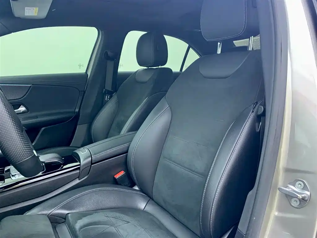 Mercedes-Benz Mercedes-Benz A-Class 2020 A 200 L Sport Sedan 2020 - thumbnail 11