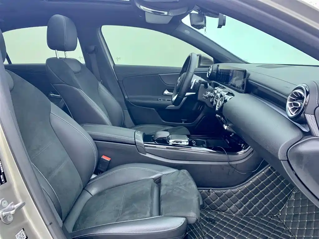 Mercedes-Benz Mercedes-Benz A-Class 2020 A 200 L Sport Sedan 2020 - thumbnail 13