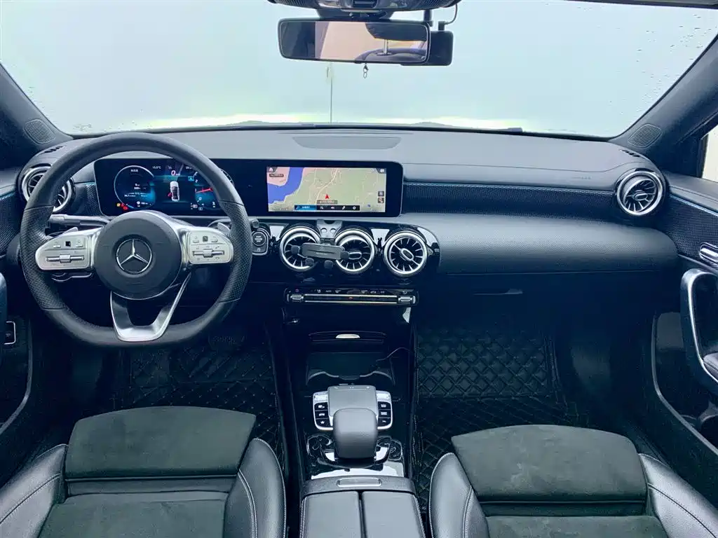 Mercedes-Benz Mercedes-Benz A-Class 2020 A 200 L Sport Sedan 2020 - thumbnail 16