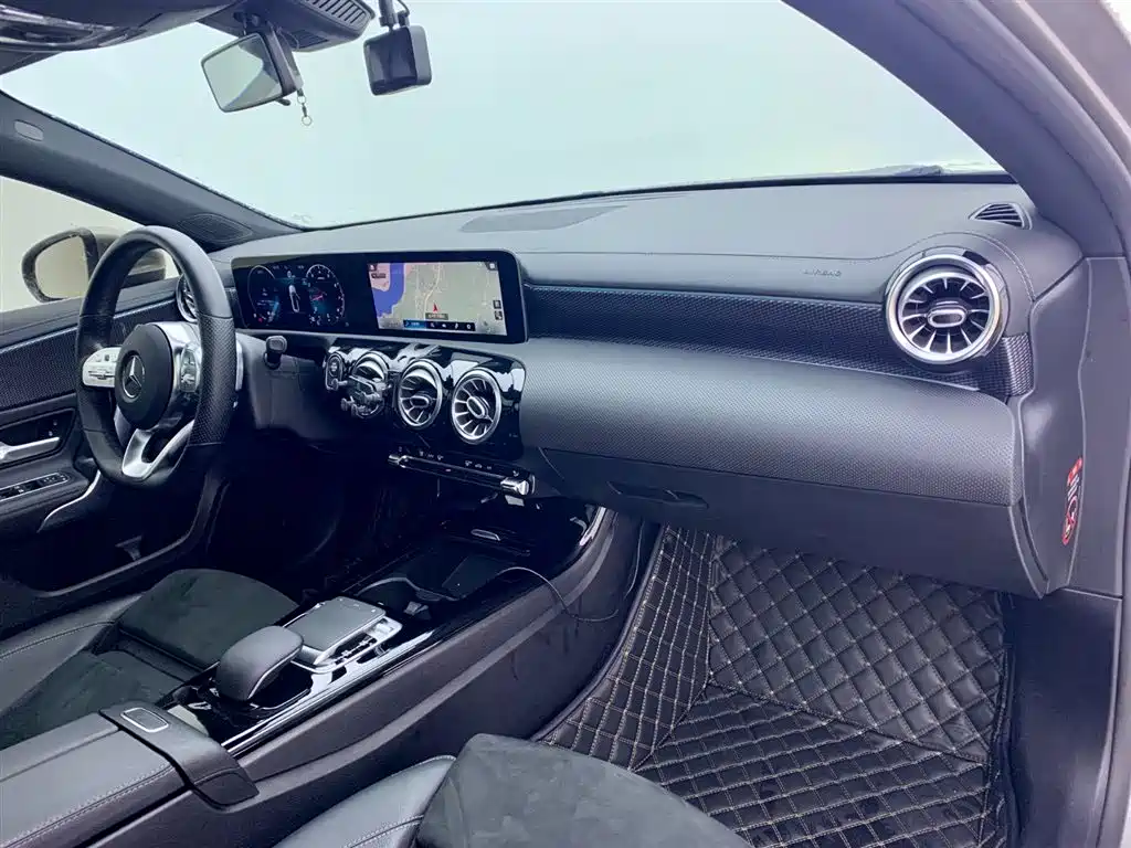 Mercedes-Benz Mercedes-Benz A-Class 2020 A 200 L Sport Sedan 2020 - thumbnail 17