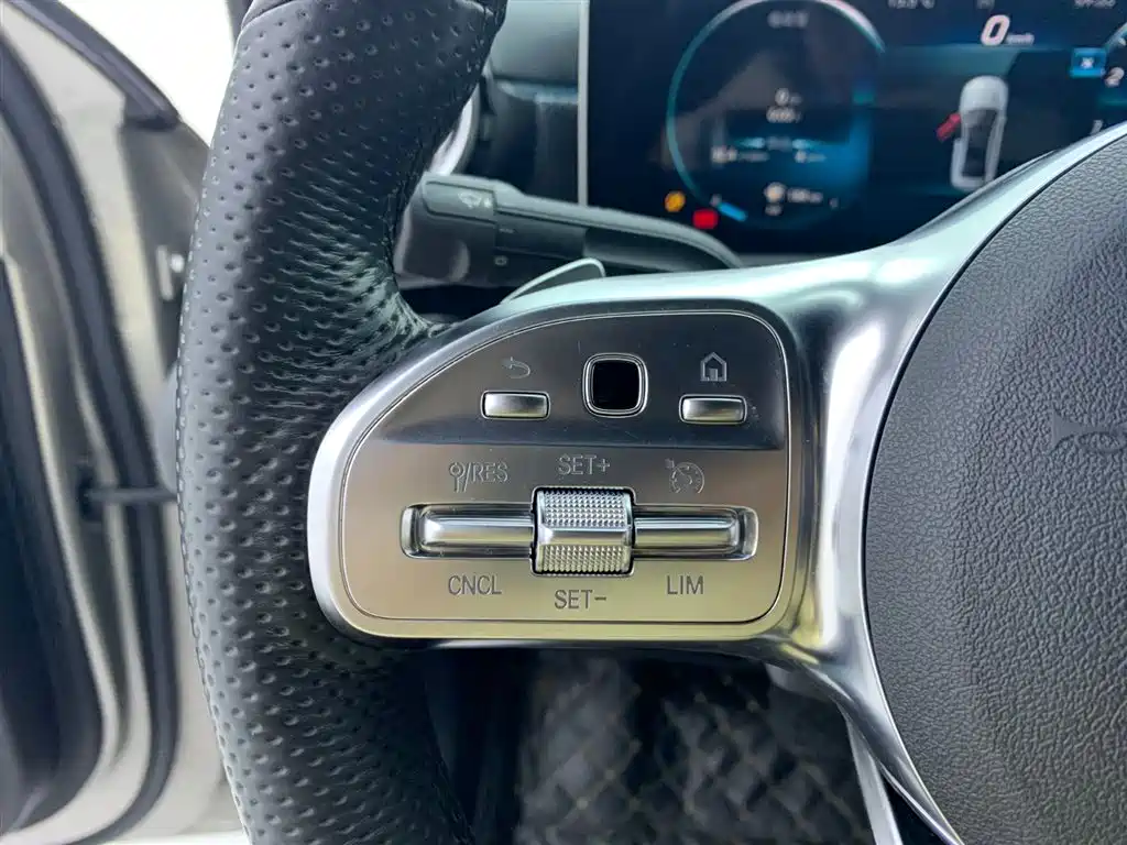 Mercedes-Benz Mercedes-Benz A-Class 2020 A 200 L Sport Sedan 2020 - thumbnail 18