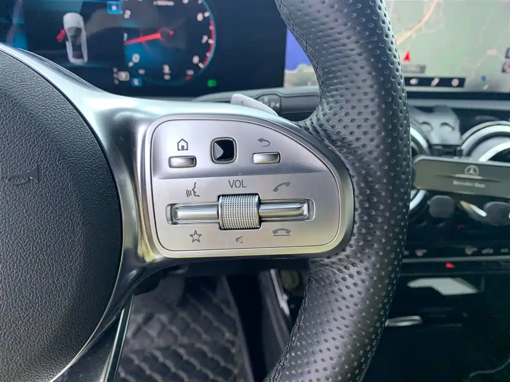 Mercedes-Benz Mercedes-Benz A-Class 2020 A 200 L Sport Sedan 2020 - thumbnail 19