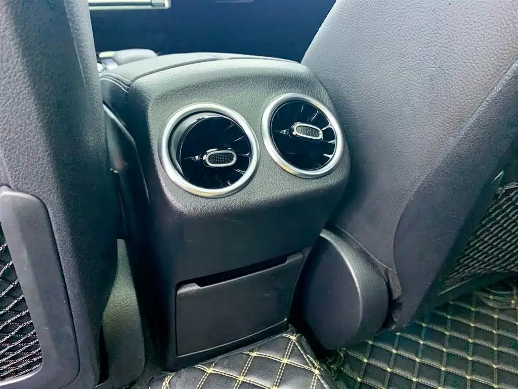 Mercedes-Benz Mercedes-Benz A-Class 2020 A 200 L Sport Sedan 2020 - thumbnail 27