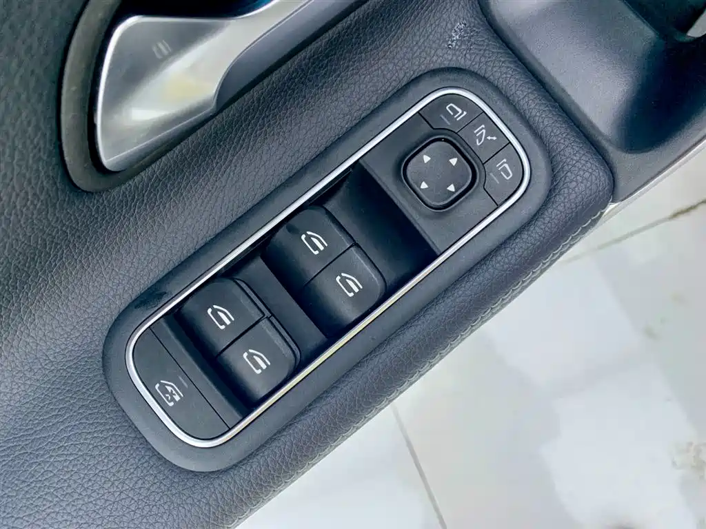 Mercedes-Benz Mercedes-Benz A-Class 2020 A 200 L Sport Sedan 2020 - thumbnail 29