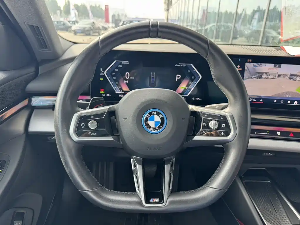 BMW BMW i5 2024 eDrive 35L M Sport Package 2025 - thumbnail 6